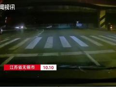 配套视频多角度还原无锡一高架坍塌瞬间.rar
