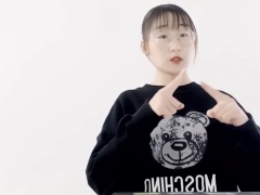 视频晨操这世界有那么多人女生单人版.zip
