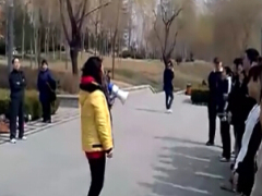 视频保险公司户外早会现场.zip