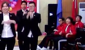 视频晨操手语舞开门发大财版本六.rar