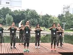 视频晨操海草舞手语舞.rar