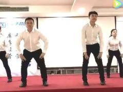 视频晨操自由自在.rar
